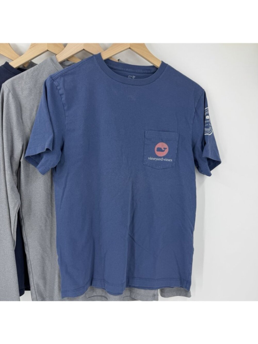 Bundle of 5 Men's Vineyard Vines Size XS T-Shirts Logo Graphics Whales - Picture 4 of 16